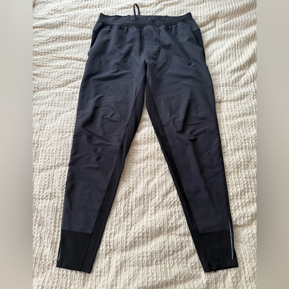 Lululemon Black Slim-Fit Joggers – Men’s Size Large